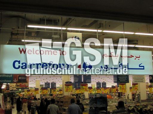 383 Mall of the Emirates, Carrefour auf Arabisch.JPG